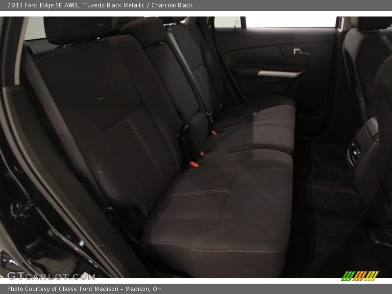 Tuxedo Black Metallic / Charcoal Black 2013 Ford Edge SE AWD
