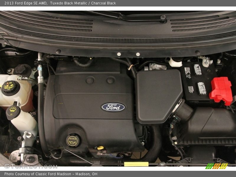 Tuxedo Black Metallic / Charcoal Black 2013 Ford Edge SE AWD