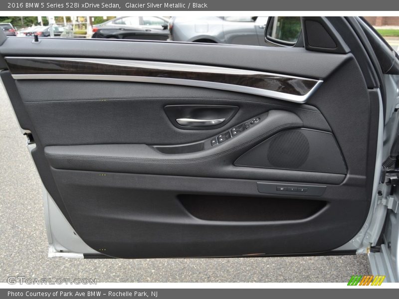 Glacier Silver Metallic / Black 2016 BMW 5 Series 528i xDrive Sedan