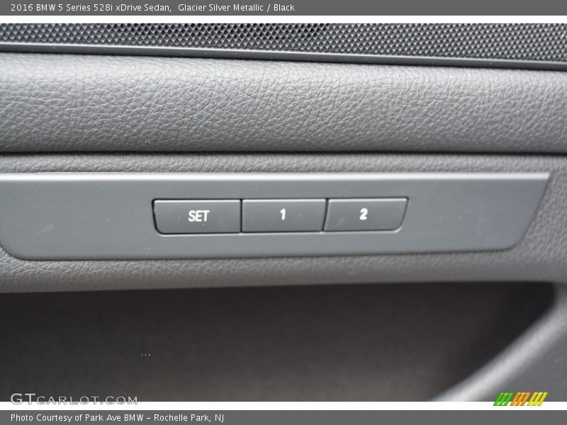 Glacier Silver Metallic / Black 2016 BMW 5 Series 528i xDrive Sedan