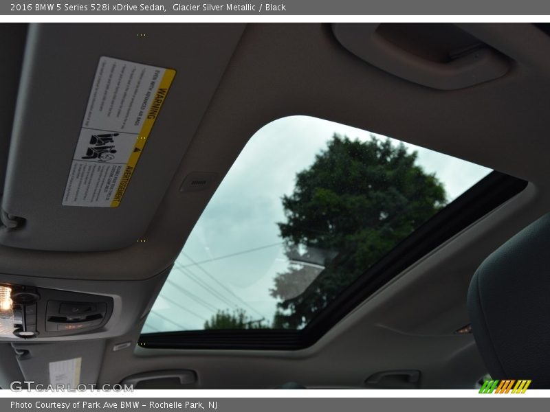 Glacier Silver Metallic / Black 2016 BMW 5 Series 528i xDrive Sedan