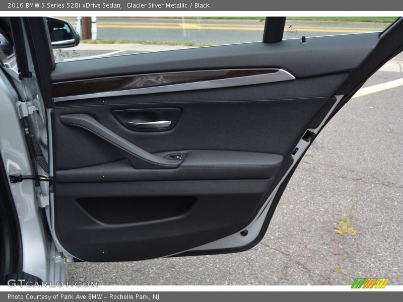Glacier Silver Metallic / Black 2016 BMW 5 Series 528i xDrive Sedan