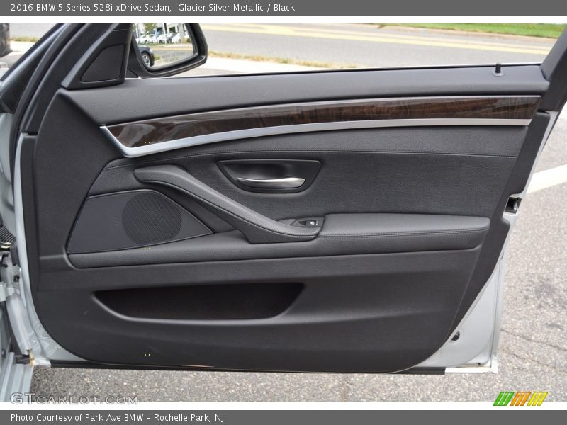 Glacier Silver Metallic / Black 2016 BMW 5 Series 528i xDrive Sedan
