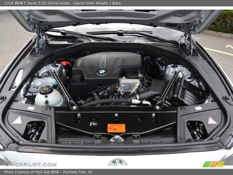 Glacier Silver Metallic / Black 2016 BMW 5 Series 528i xDrive Sedan