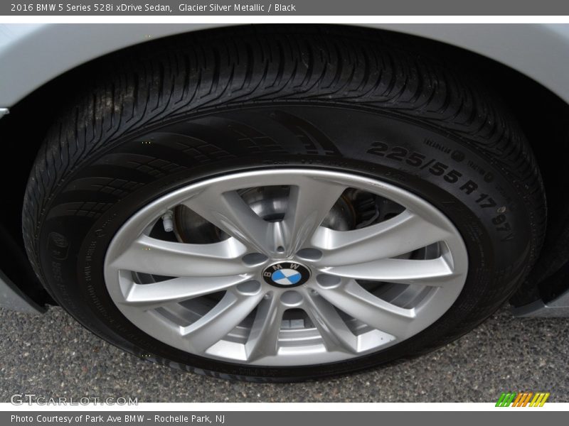 Glacier Silver Metallic / Black 2016 BMW 5 Series 528i xDrive Sedan