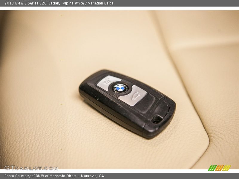 Alpine White / Venetian Beige 2013 BMW 3 Series 320i Sedan