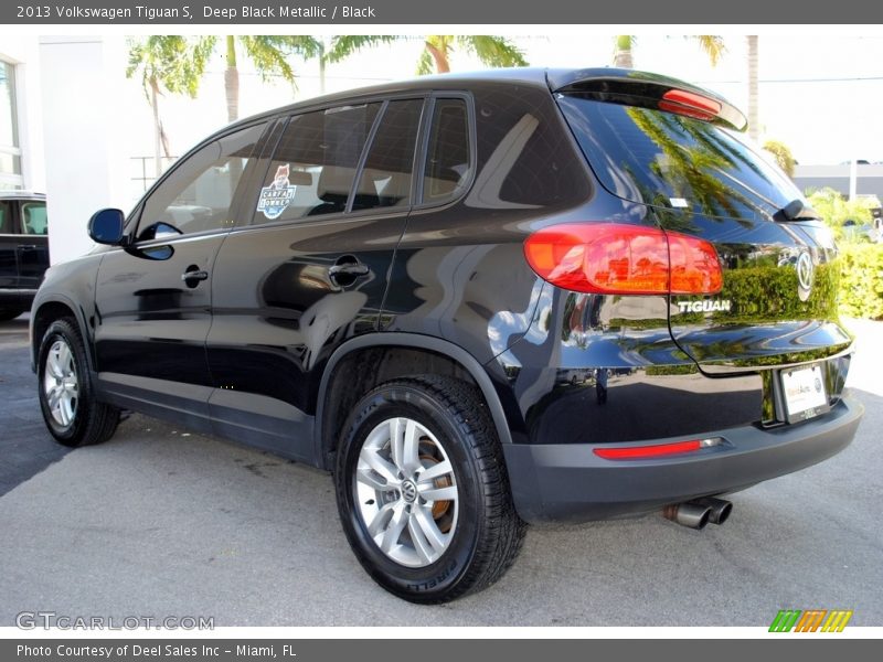Deep Black Metallic / Black 2013 Volkswagen Tiguan S