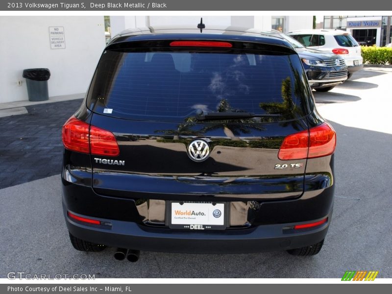 Deep Black Metallic / Black 2013 Volkswagen Tiguan S