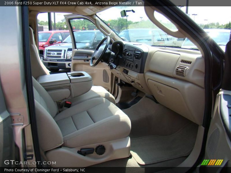 Arizona Beige Metallic / Tan 2006 Ford F250 Super Duty XLT FX4 Crew Cab 4x4