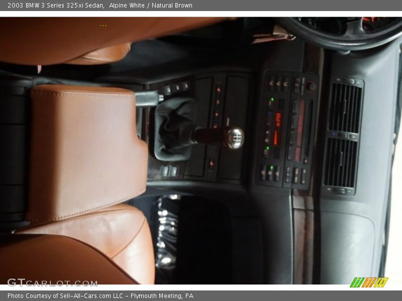 Alpine White / Natural Brown 2003 BMW 3 Series 325xi Sedan