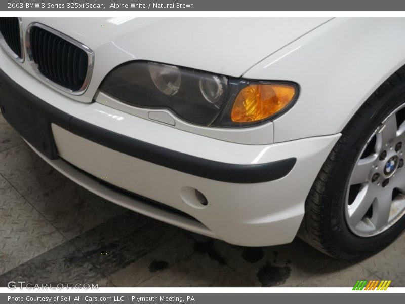 Alpine White / Natural Brown 2003 BMW 3 Series 325xi Sedan