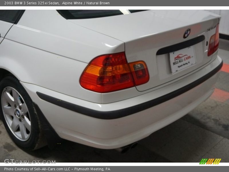 Alpine White / Natural Brown 2003 BMW 3 Series 325xi Sedan