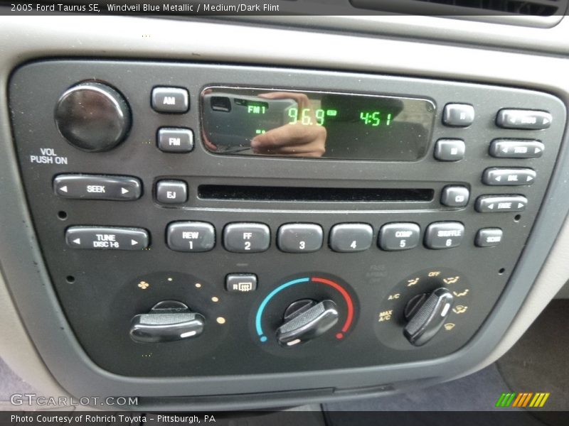 Windveil Blue Metallic / Medium/Dark Flint 2005 Ford Taurus SE