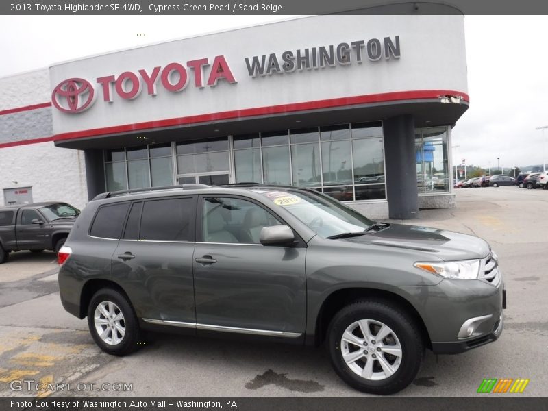 Cypress Green Pearl / Sand Beige 2013 Toyota Highlander SE 4WD