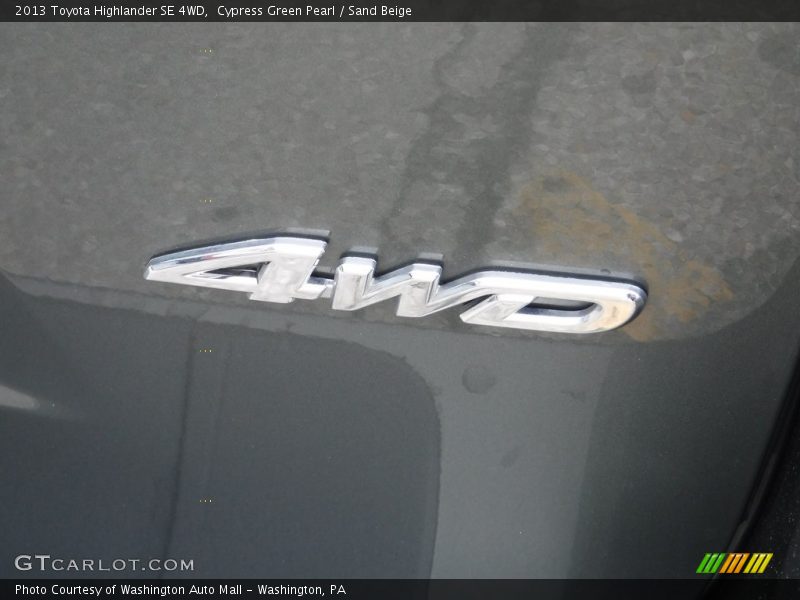 Cypress Green Pearl / Sand Beige 2013 Toyota Highlander SE 4WD