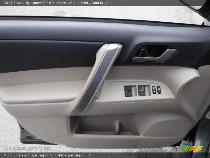 Cypress Green Pearl / Sand Beige 2013 Toyota Highlander SE 4WD