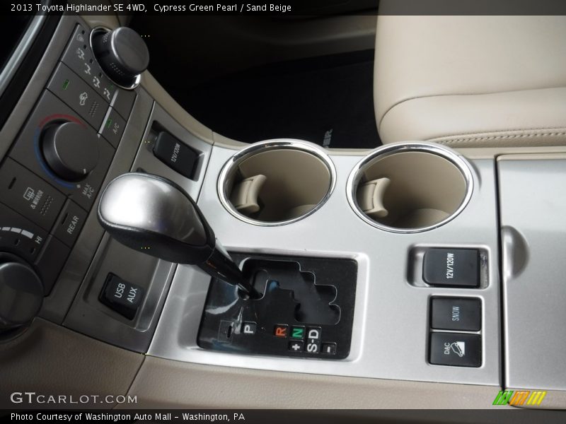Cypress Green Pearl / Sand Beige 2013 Toyota Highlander SE 4WD