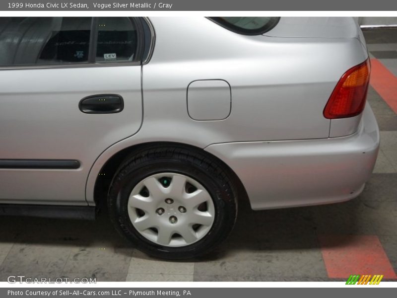 Vogue Silver Metallic / Gray 1999 Honda Civic LX Sedan