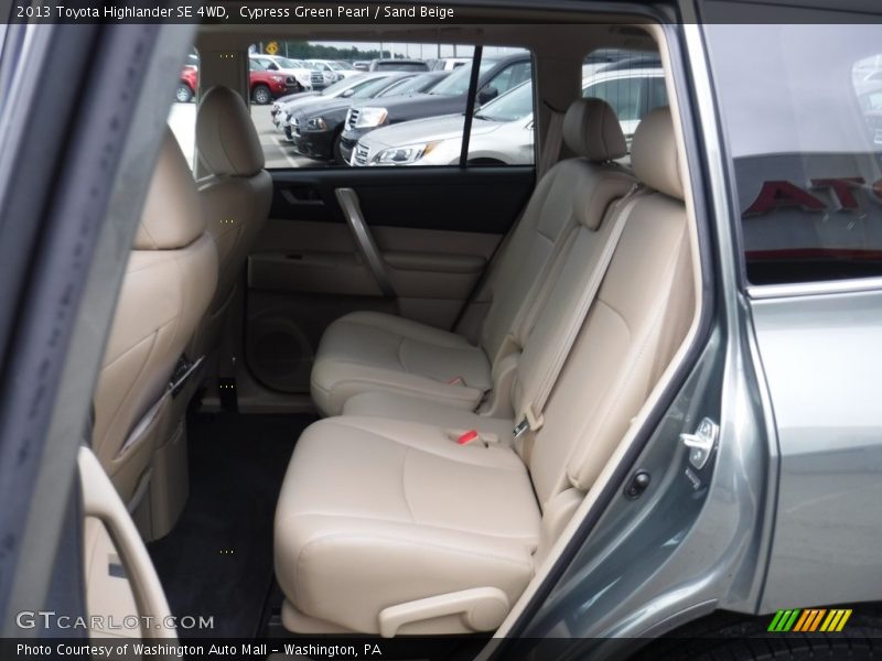 Cypress Green Pearl / Sand Beige 2013 Toyota Highlander SE 4WD