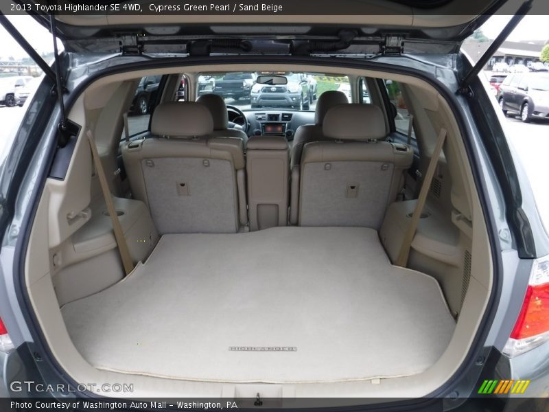 Cypress Green Pearl / Sand Beige 2013 Toyota Highlander SE 4WD
