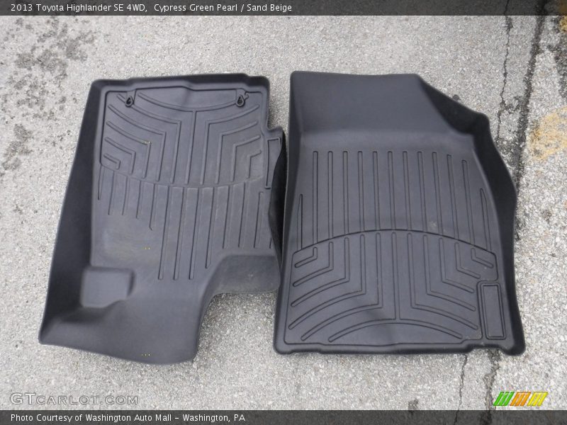 Cypress Green Pearl / Sand Beige 2013 Toyota Highlander SE 4WD
