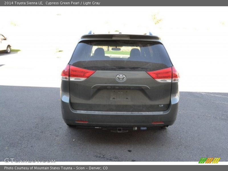Cypress Green Pearl / Light Gray 2014 Toyota Sienna LE