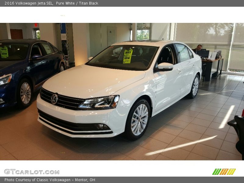 Pure White / Titan Black 2016 Volkswagen Jetta SEL