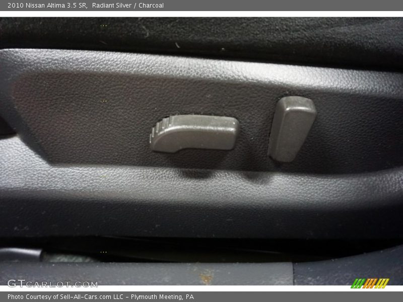 Radiant Silver / Charcoal 2010 Nissan Altima 3.5 SR