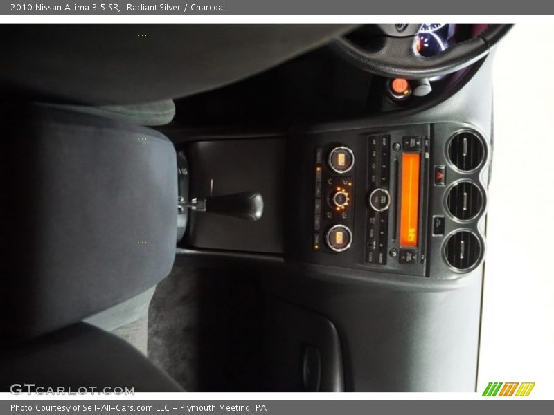 Radiant Silver / Charcoal 2010 Nissan Altima 3.5 SR