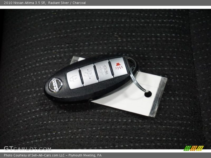 Radiant Silver / Charcoal 2010 Nissan Altima 3.5 SR
