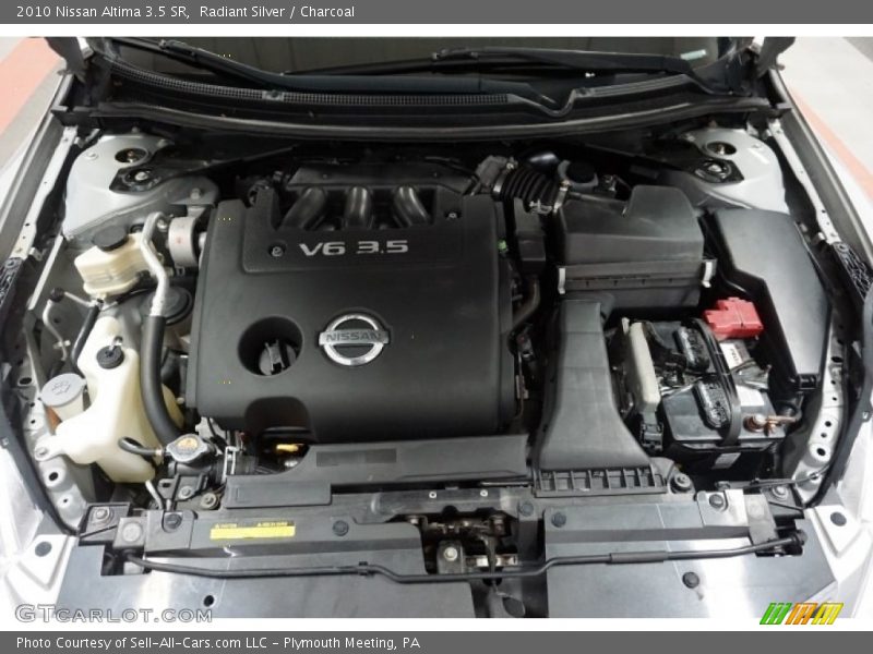 Radiant Silver / Charcoal 2010 Nissan Altima 3.5 SR