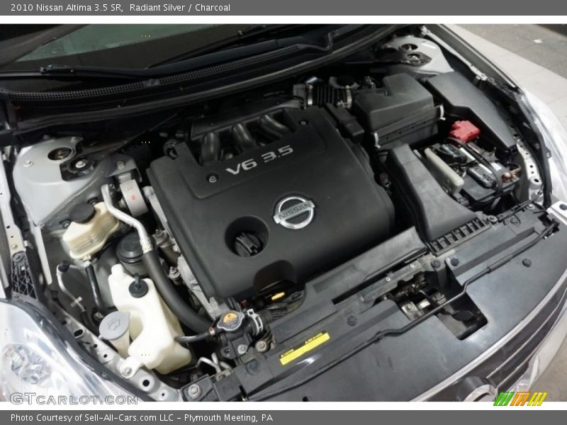 Radiant Silver / Charcoal 2010 Nissan Altima 3.5 SR