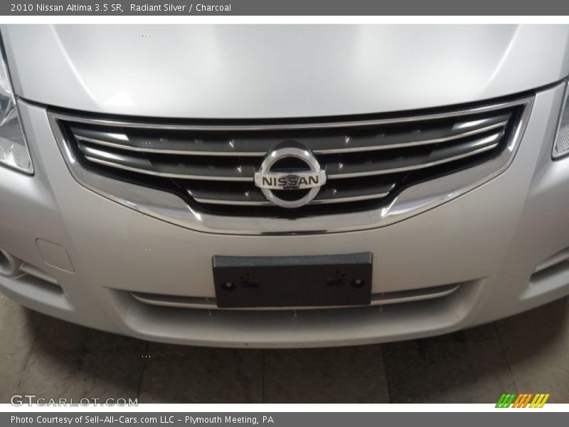 Radiant Silver / Charcoal 2010 Nissan Altima 3.5 SR