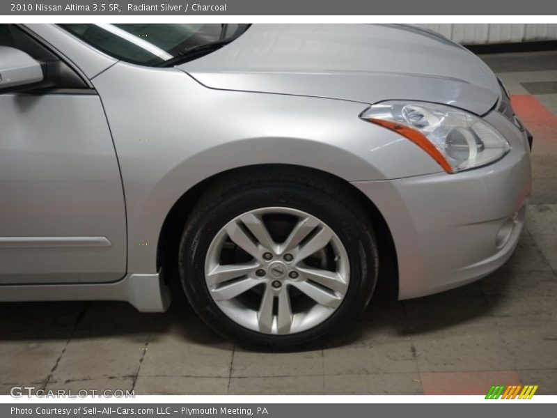 Radiant Silver / Charcoal 2010 Nissan Altima 3.5 SR