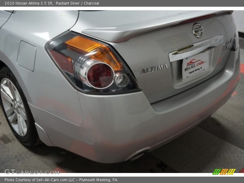 Radiant Silver / Charcoal 2010 Nissan Altima 3.5 SR