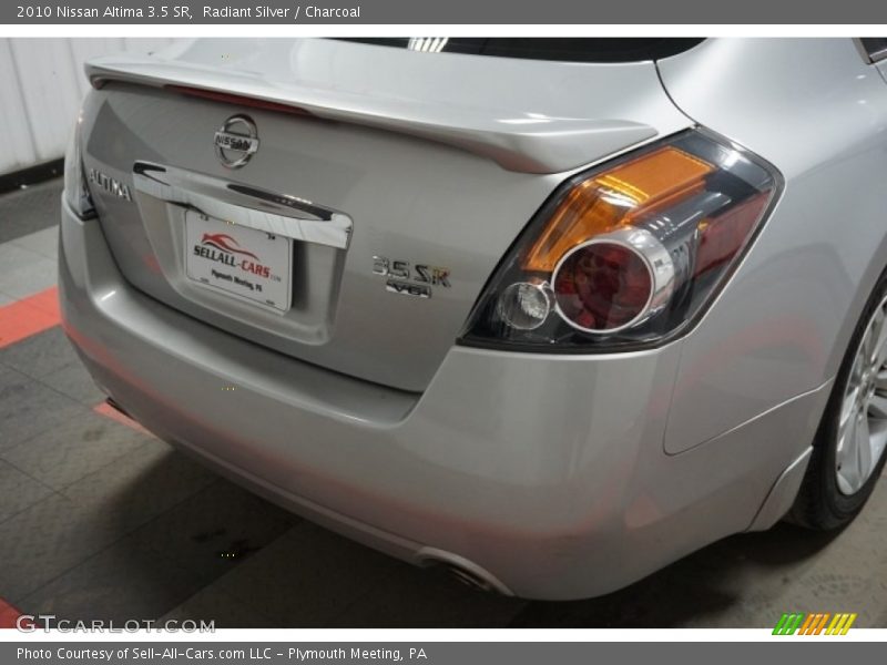 Radiant Silver / Charcoal 2010 Nissan Altima 3.5 SR
