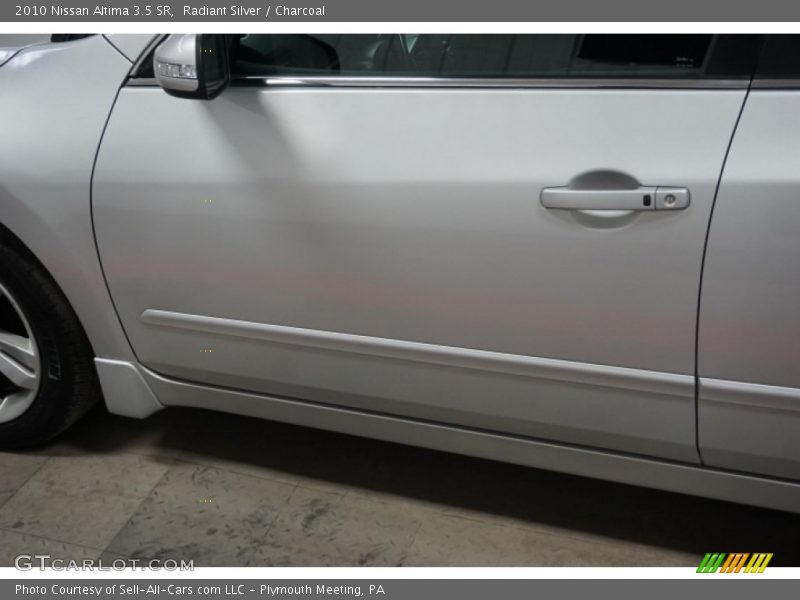 Radiant Silver / Charcoal 2010 Nissan Altima 3.5 SR