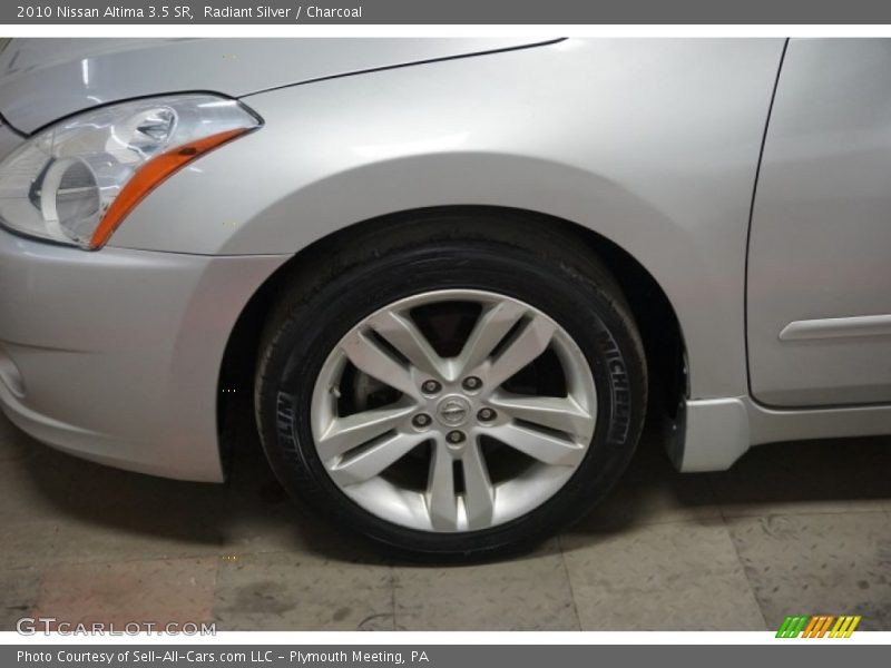 Radiant Silver / Charcoal 2010 Nissan Altima 3.5 SR