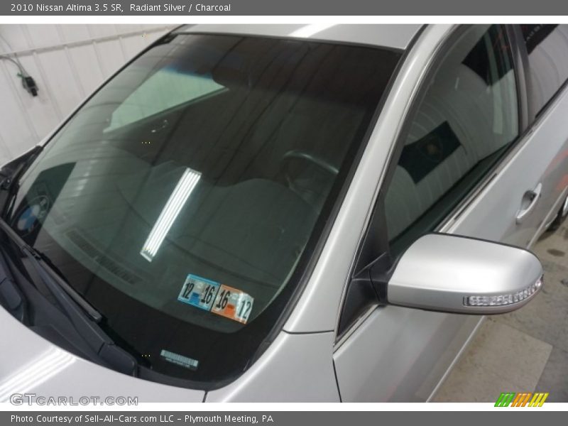 Radiant Silver / Charcoal 2010 Nissan Altima 3.5 SR