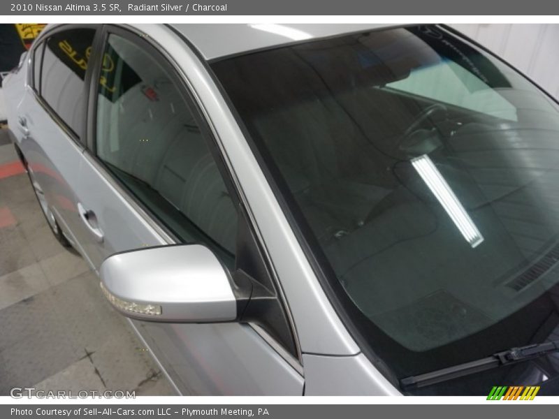 Radiant Silver / Charcoal 2010 Nissan Altima 3.5 SR