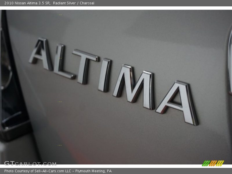 Radiant Silver / Charcoal 2010 Nissan Altima 3.5 SR