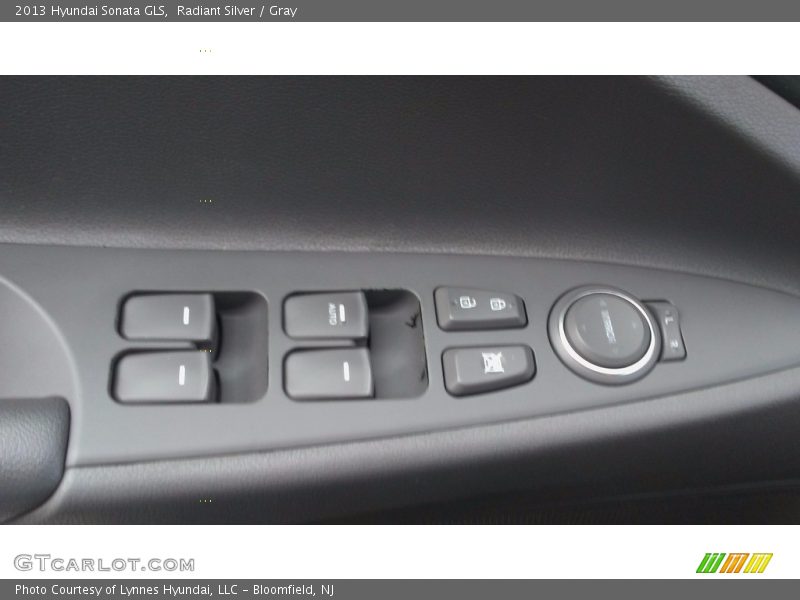 Radiant Silver / Gray 2013 Hyundai Sonata GLS