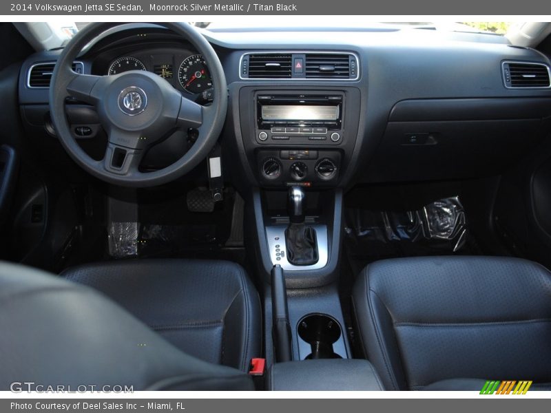Moonrock Silver Metallic / Titan Black 2014 Volkswagen Jetta SE Sedan