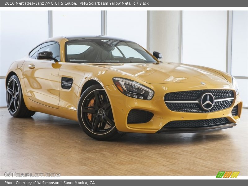 Front 3/4 View of 2016 AMG GT S Coupe