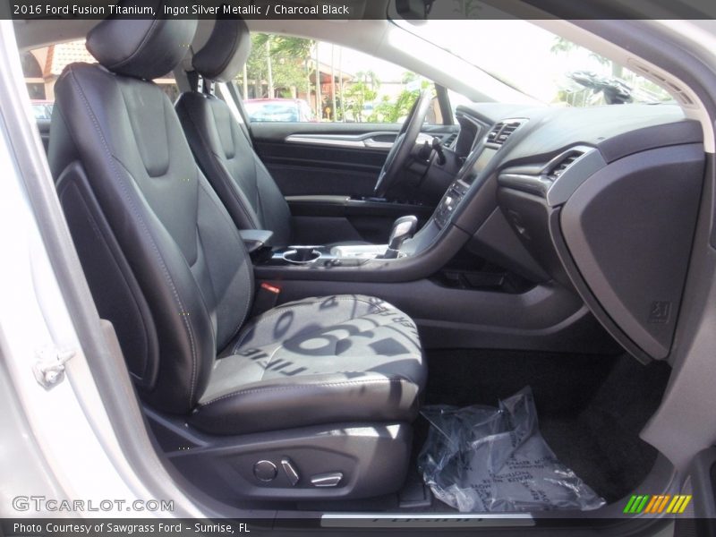 Ingot Silver Metallic / Charcoal Black 2016 Ford Fusion Titanium