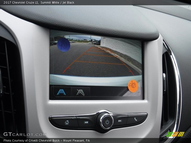 Summit White / Jet Black 2017 Chevrolet Cruze LS