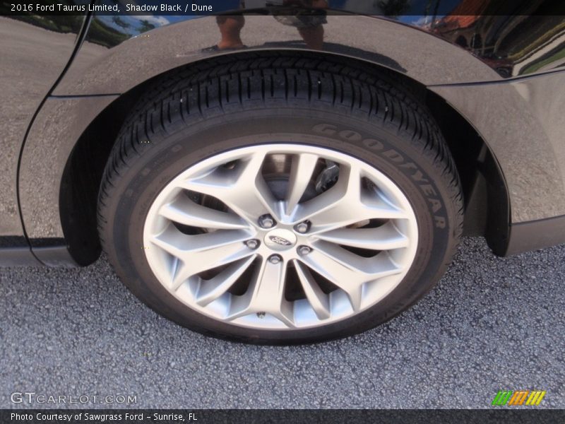 Shadow Black / Dune 2016 Ford Taurus Limited