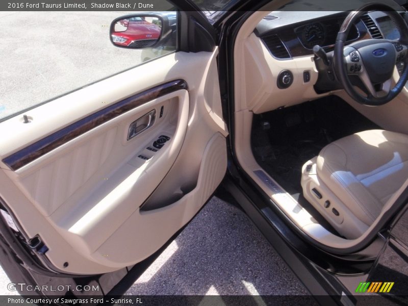 Shadow Black / Dune 2016 Ford Taurus Limited
