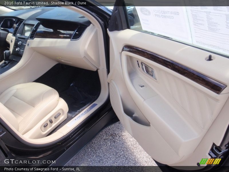 Shadow Black / Dune 2016 Ford Taurus Limited