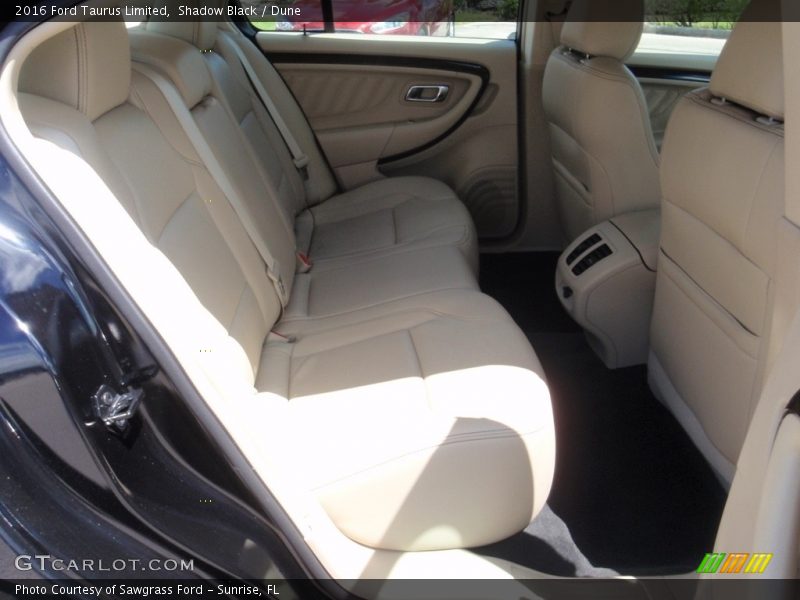 Shadow Black / Dune 2016 Ford Taurus Limited